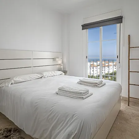 Small Oasis 2366 Sea View